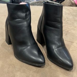 La k heeled boots size 6 good condition
